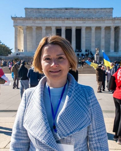 Maryna Baydyuk stands in front of the Lincoln Memorial